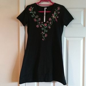 Rancho Estancia Black T-Shirt Dress w embroidery